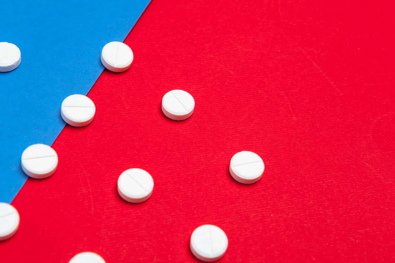 ナッジ理論とBtoBサイト設計 — セイラー＆サンスティーンの「選択アーキテクチャ」